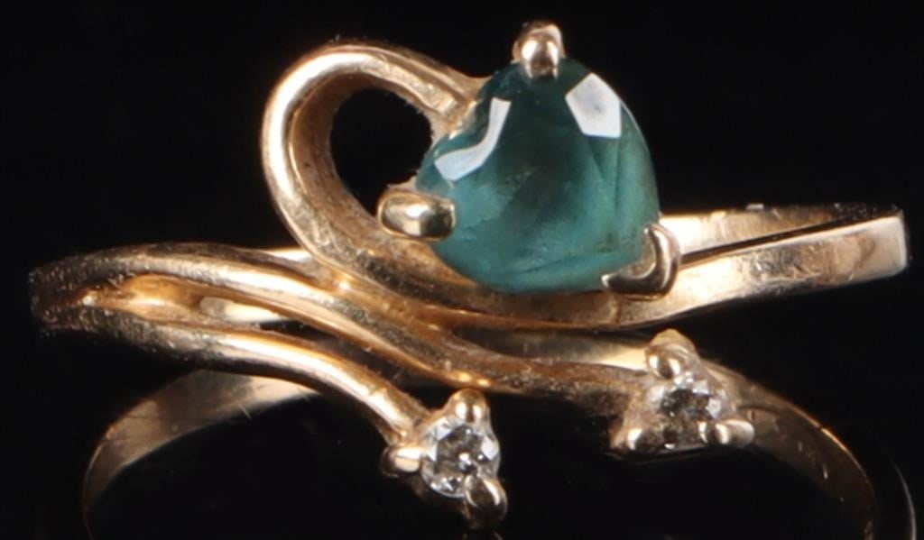 14K YELLOW GOLD LADIES RING W/ HEART TOPAZ & DIAS: 14k yellow gold ladies ring with a 0.33ct heart-cut topaz center gemstone with two melee diamonds set beside it.Stone Type: Diamonds & TopazWeight: 2 gramsSize: US 5.75Condition: See pictures.