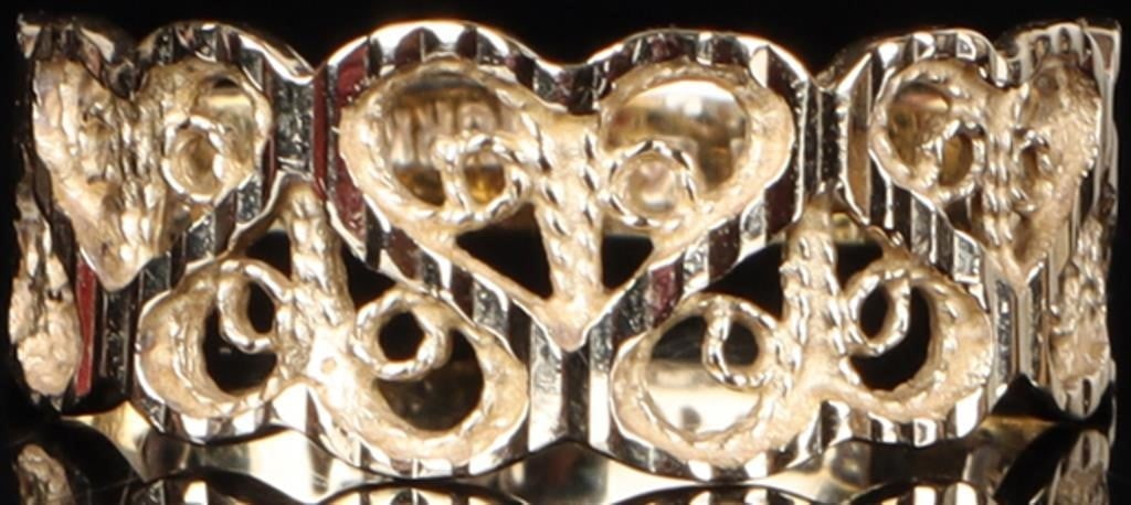 14K YELLOW GOLD HEART FILIGREE LADIES RING: 14K yellow gold heart filigree ladies ring.Size: 4.75 U.S.Condition: Little to no wear, see images for details.