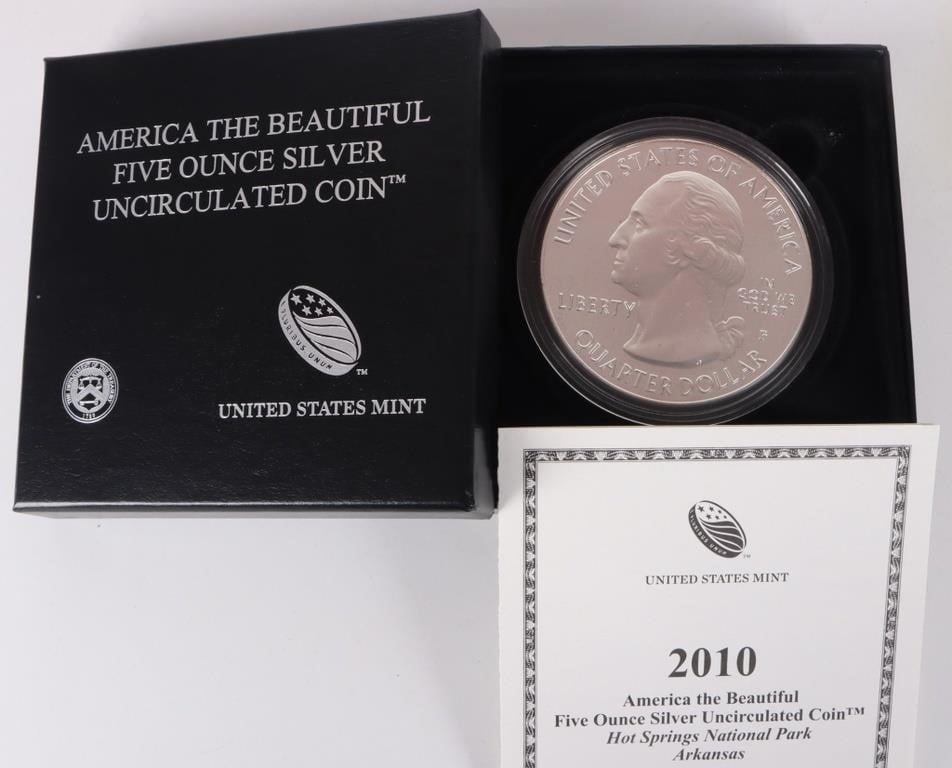 5 OZT FINE SILVER 2010 AMERICA THE BEAUTIFUL COIN: 5 Troy Ounce fine silver 2010 Philadelphia Mint America The Beautiful Hot Springs National Park Arkansas Washington Quarter bullion coin. This lot includes the original boxing, casing, and COA from