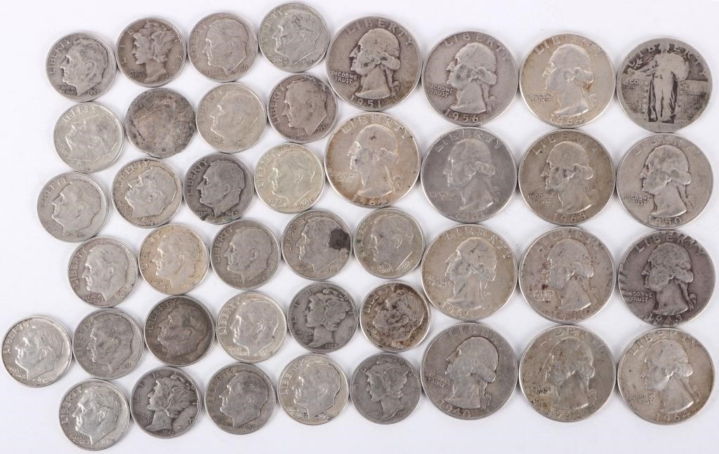ASSORTED 90% SILVER U.S. QUARTERS & DIMES - (43): Assorted 90% silver U.S. quarters & dimes to include 29 Seated Liberty, Mercury or Roosevelt dimes & 14 Washington quarters.Weight: 160.00 GramsCondition: Ranges from Poor to Extremely Fine condition.