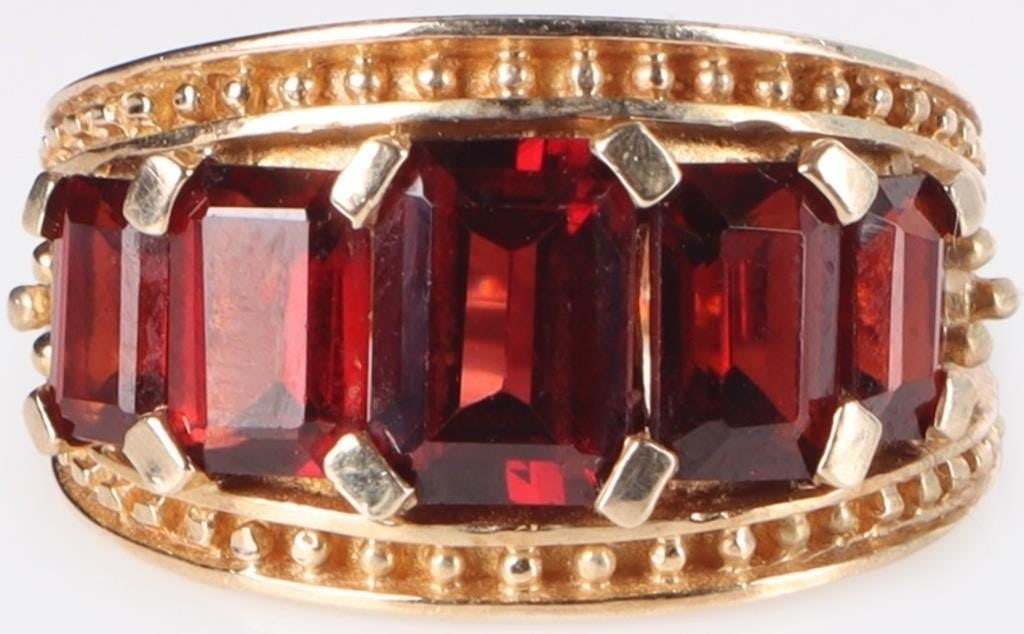 10K YELLOW GOLD LADIES RING W/ GARNET GEMSTONES (1 of 4)