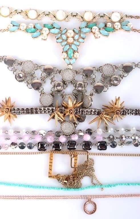 OPULENT LADIES NECKLACES LOT OF SEVEN (1 of 4)