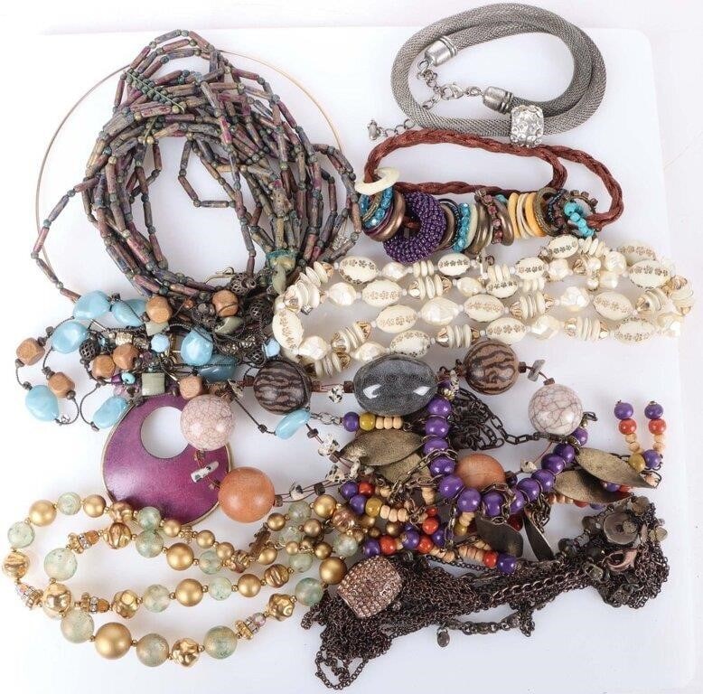 VINTAGE-STYLE LADIES NECKLACES LOT OF 11 (1 of 3)