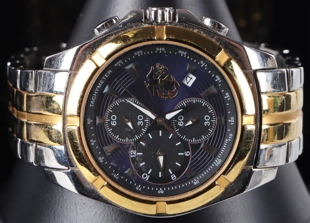 US MARINES WRISTWATCH TACHYMETER SEMPER FIDELIS: US Marines-branded tachymeter wristwatch with 'Semper Fidelis' etched on the side. 727/5000. MensSize: 33mmCondition: Minor scuffs/residue on the back case and the glass, see pictures for more detail.