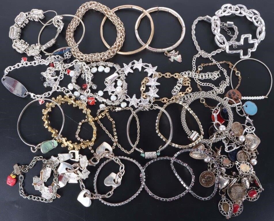 LADIES BRACELETS MEGA LOT 33 PIECES W/ PEARL (1 of 4)