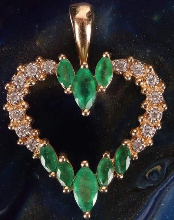 14K YELLOW GOLD EMERALD DIAMOND HEART PENDANT (1 of 4)