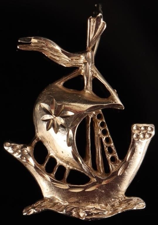 SIGNED 14K MICHAEL ANTHONY PIRATE SHIP PENDANT: Signed Michael Anthony 14K yellow gold pirate ship pendant. This pendant has great details creating an amazing piece.Weight: 3.34 GramsCondition: Like new. See images for complete condition.