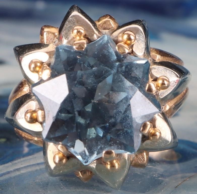 10.5CT TOPAZ 18K YELLOW GOLD LADIES RING (1 of 3)