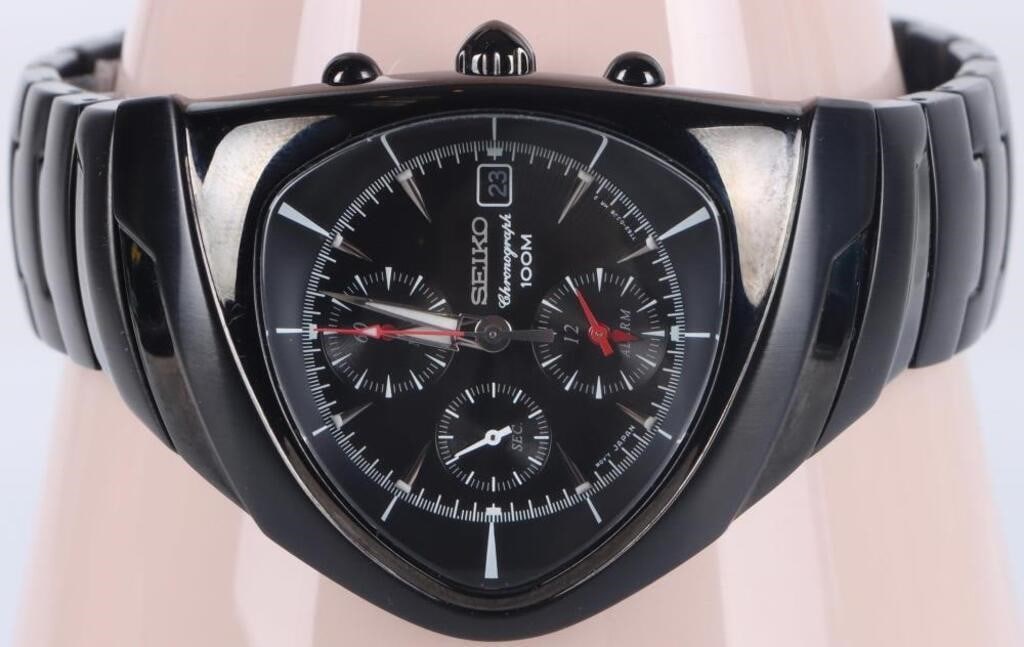 SEIKO VENTURA CHRONOGRAPH 100 MENS WRISTWATCH: Seiko Ventura Chronograph 100 mens wristwatch, includes box, cushion, and original protective plastic. Seiko MensSize: 34.5 mmCondition: Like new, see pictures for more detail.