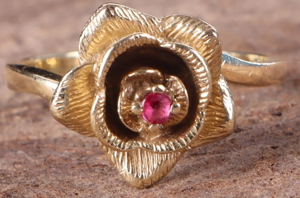 14K YELLOW GOLD LADIES FLOWER RING W/ ROSE TOPAZ (1 of 4)