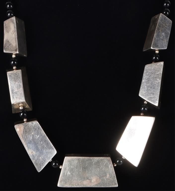 HEAVY STERLING SILVER LADIES NECKLACE W ONYX BEADS (1 of 4)