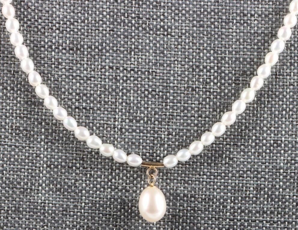 ELEGANT 14K YELLOW GOLD LADIES PEARL NECKLACE (1 of 3)