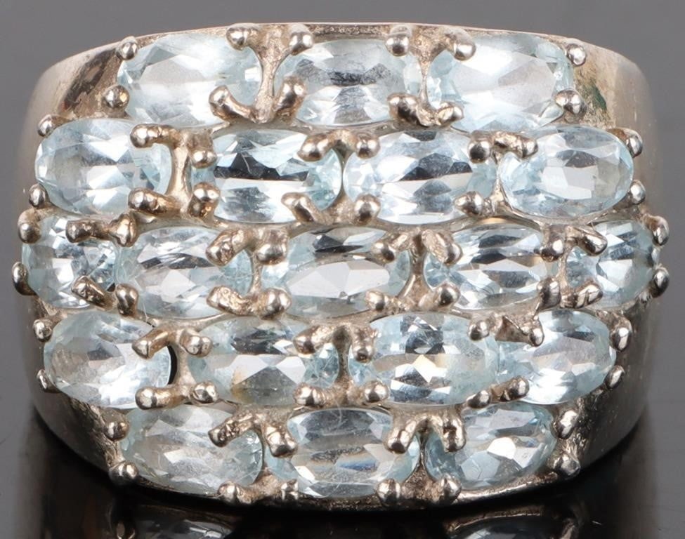 STERLING SILVER LADIES RING W/ TOPAZ (1 of 3)