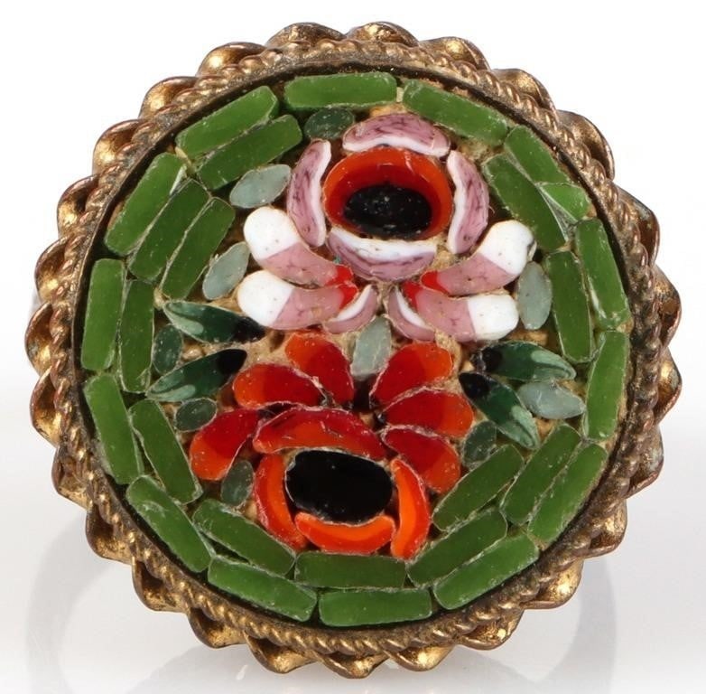 ANTIQUE STERLING SILVER LADIES RING W/ FLOWER: Antique sterling silver ladies ring with a mosaic pair of flowers on the face. Weight: 6.54 grams Size: US 6.5 Condition: Very fine.
