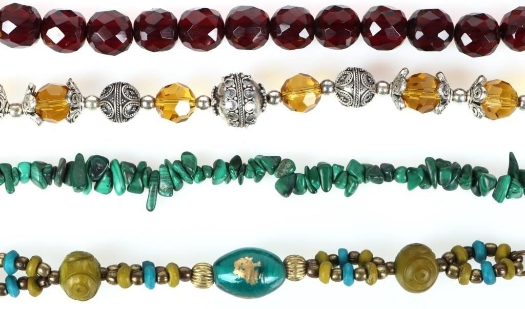 FASHION NECKLACE BEADED JEWELRY LOT OF 4 (1 of 5)
