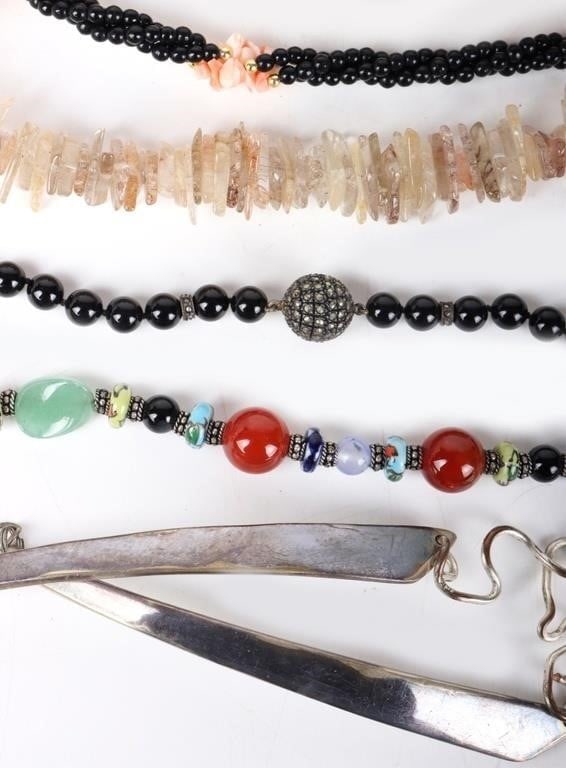 VINTAGE FASHION NECKLACE COLLECTION (5 TOTAL) (1 of 6)
