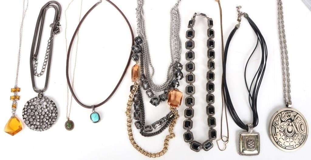 VINTAGE FASHION NECKLACE COLLECTION (9 TOTAL) (1 of 10)