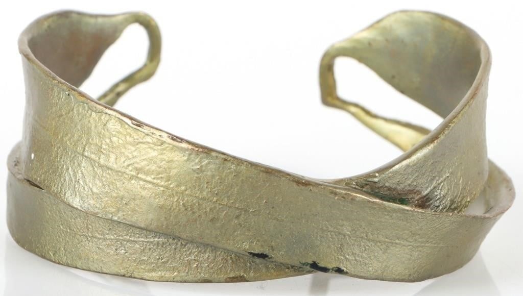 CAST GOLD TONED EUCALYPTUS LEAF LADIES BANGLE (1 of 3)