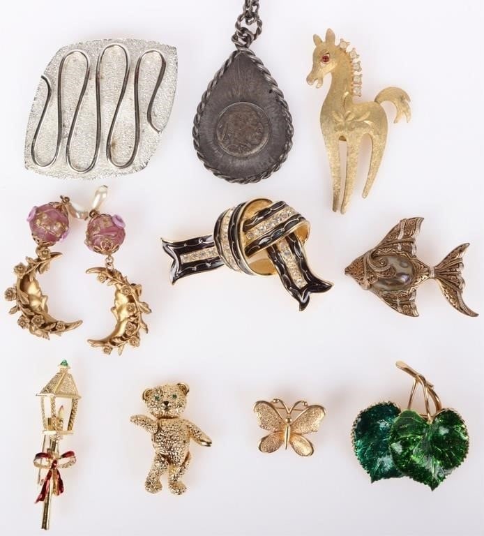 VINTAGE FASHION JEWLERY & BROOCHES LOT (11) (1 of 5)