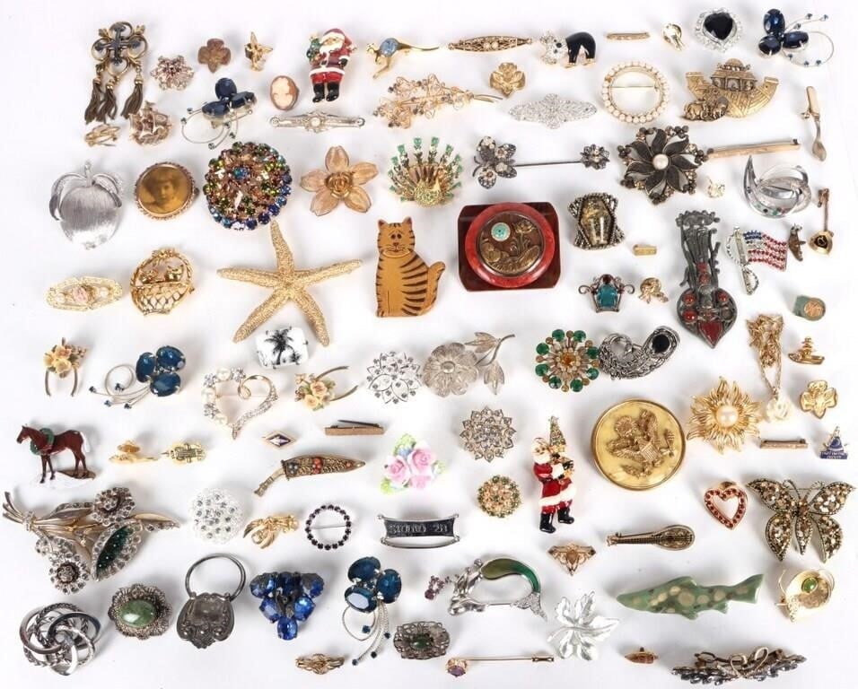 MASSIVE ASSORTED 2LB LADIES COSTUME BROOCH LOT (1 of 5)
