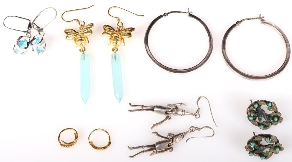 LADIES EARRINGS & PENDANT LOT (6): Lot of six assorted pieces of ladies jewelry. To include: four pairs of earrings, one with a large blue stone, one with a bird in a wreath, one with a bee and a long blue gem hanging beneath it, one l
