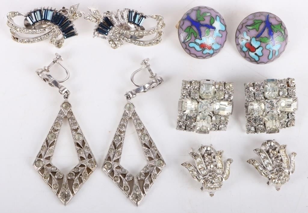 VINTAGE FASHION EARRING COLLECTION (5 PAIRS): Vintage fashion earring collection (5 pairs) includes a combination of gemstone and costume metal earrings & and enamel hand-painted convex earrings. Condition: Very fine. Please refer to images.