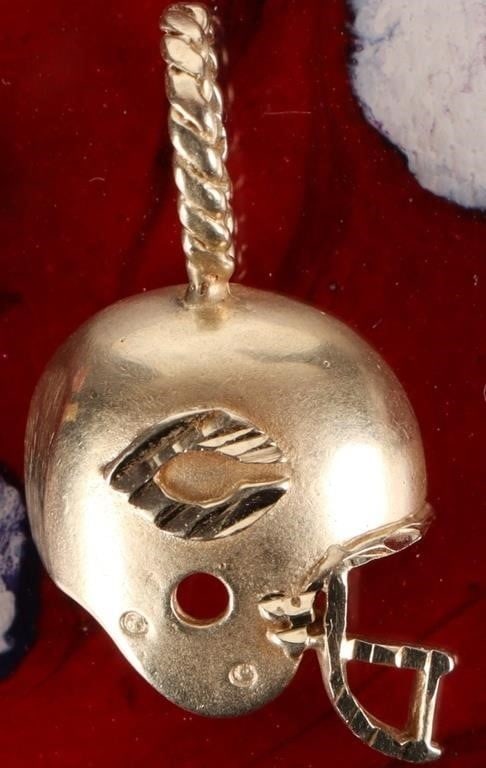 CHICAGO BEARS 14K YELLOW GOLD NFL HELMET PENDANT: 14k yellow gold Chicago Bears football helmet pendant. Weight: 2.56 grams Size: 15.8 X 13.62 mm Condition: See pictures.