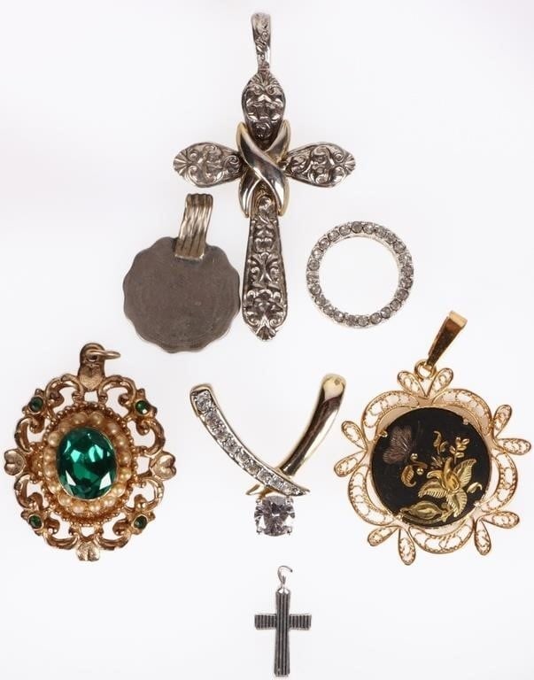 LADIES PENDANTS AND RING LOT OF 7 (1 of 4)