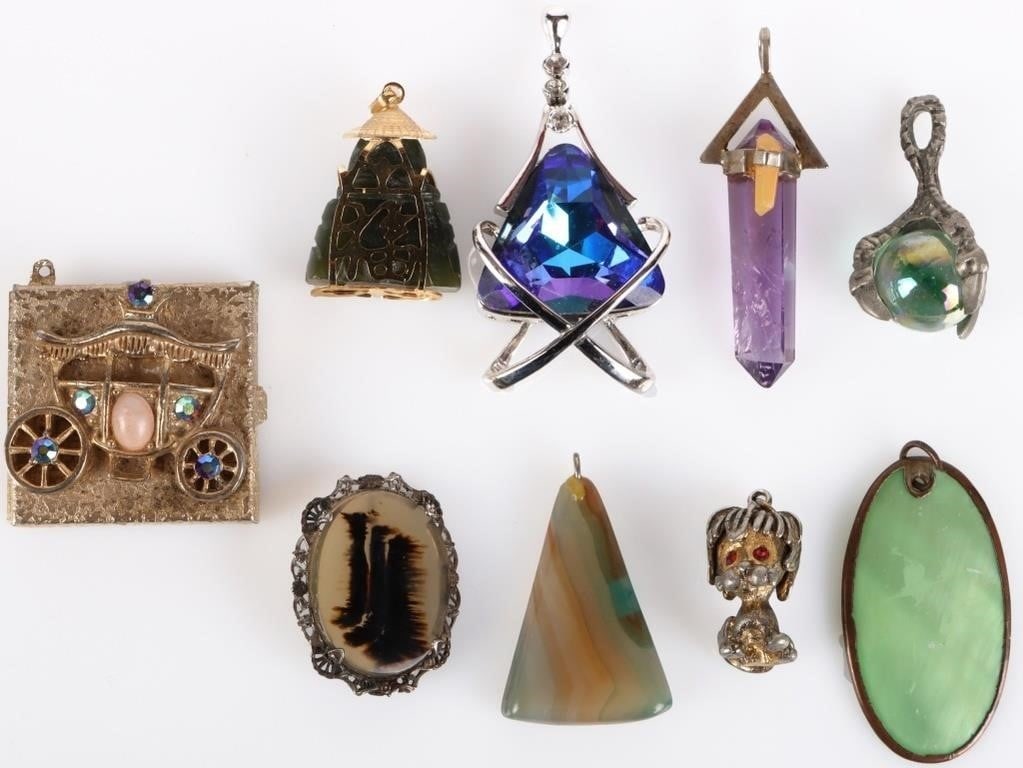 PENDANTS AND BROOCH LOT ASIAN NEW AGE & DOG (9) (1 of 8)