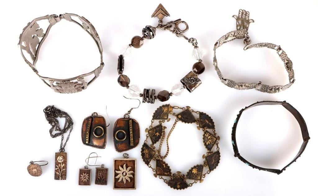 BRUTALIST-STYLE LADIES COLLECTIBLE JEWELRY (1 of 6)