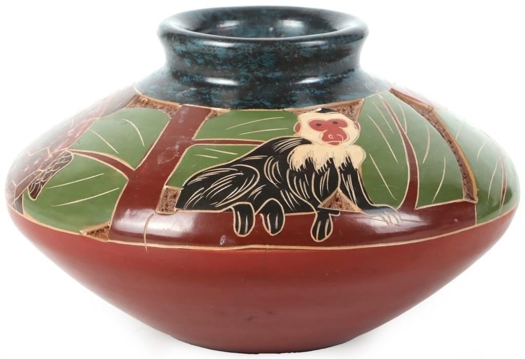 CELIA SALAZAR CHOROTEGA CONTEMPORARY VASE (1 of 5)
