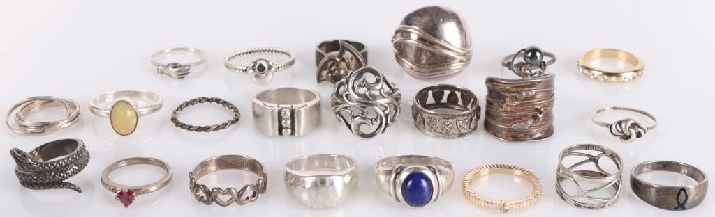 ASSORTED STERLING SILVER LADIES RINGS LOT OF 22 (1 of 4)