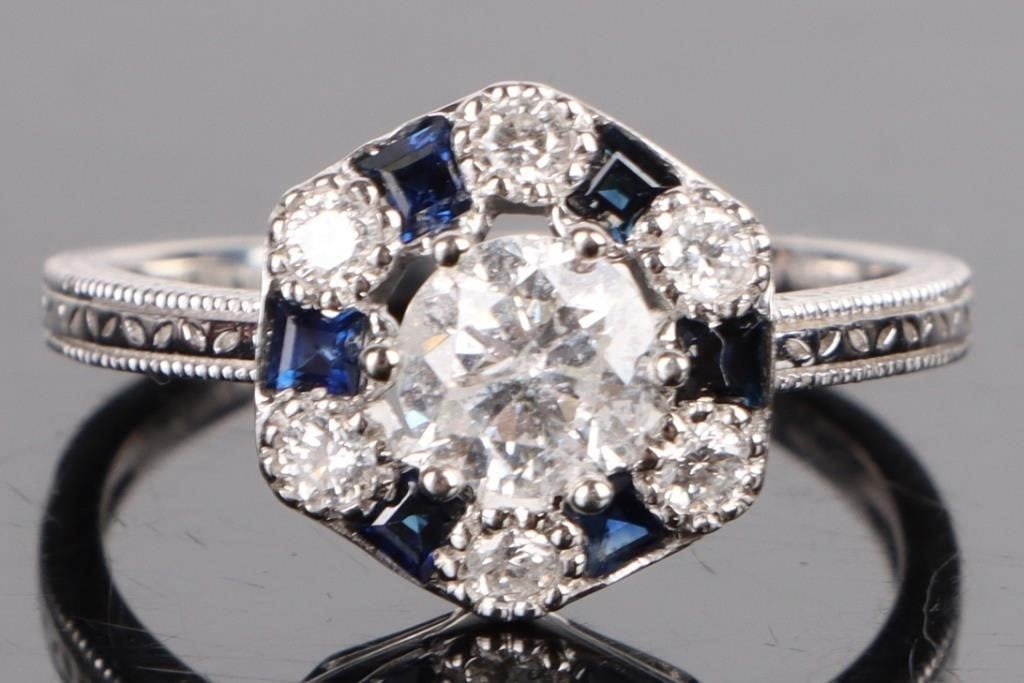 PLATINUM NATURAL DIAMOND SAPPHIRE LADIES RING (1 of 4)