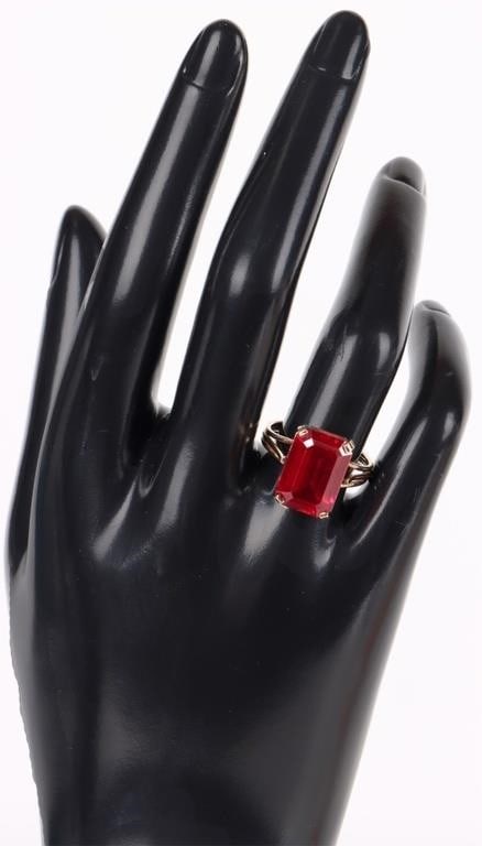10K YELLOW GOLD RUBY LADIES RING - 2