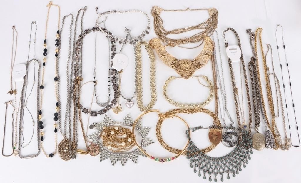 MASSIVE 3LB LADIES FASHION NECKLACES LOT (1 of 5)