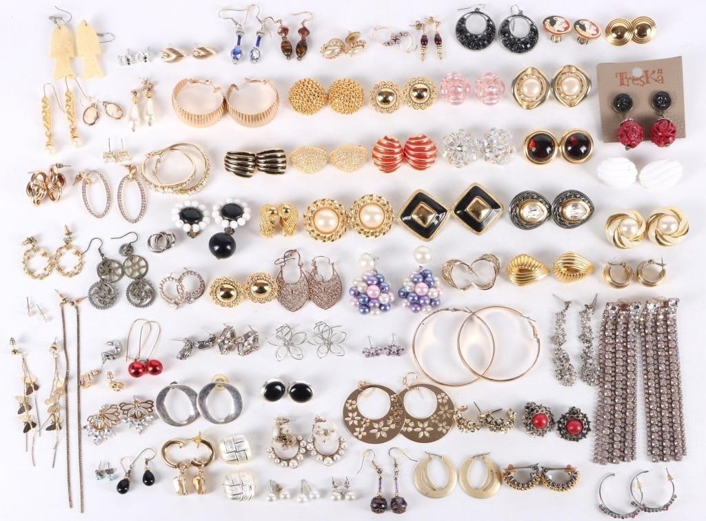 100 ASSORTED PAIRS OF LADIES FASHION EARRINGS (1 of 5)
