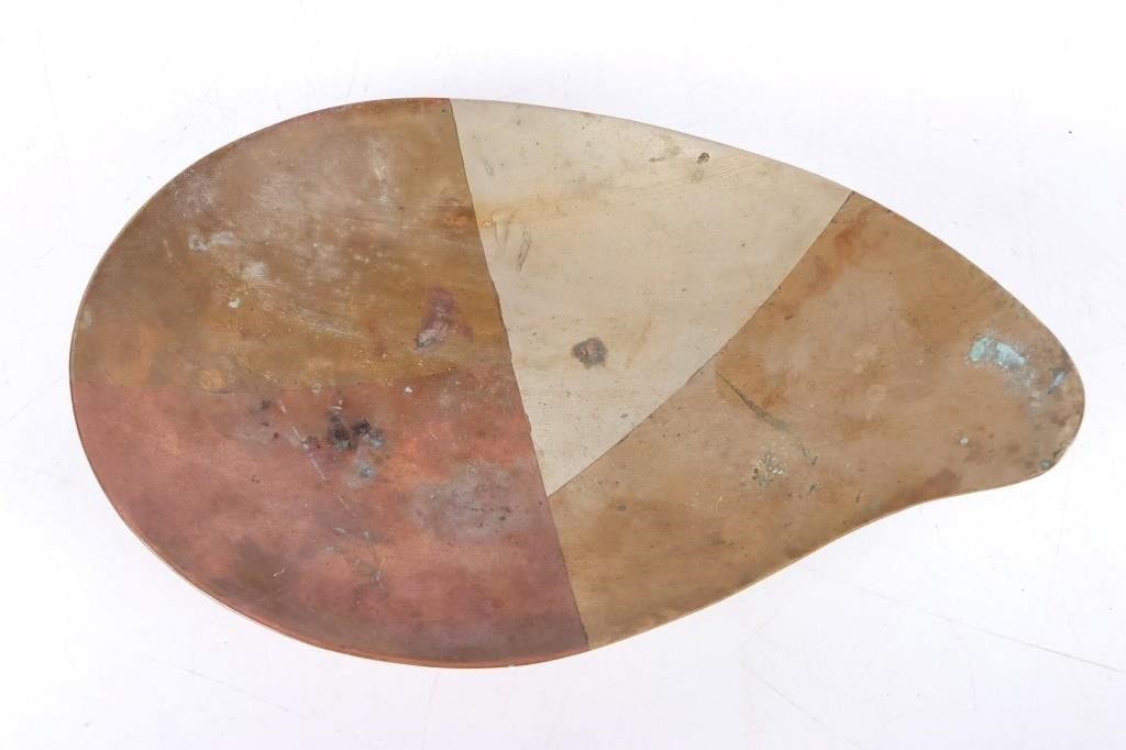 MIDCENTURY MODERN COPPER & BRASS MEXICAN TRAY: Mid Century Modern (1950's - 60's) Los Castillos style Mexican serving tray. The bowl is a patchwork of silver-toned copper and two shades of brass. Size: 9.75" X 6.5" X 1.5" Condition: Very fine,