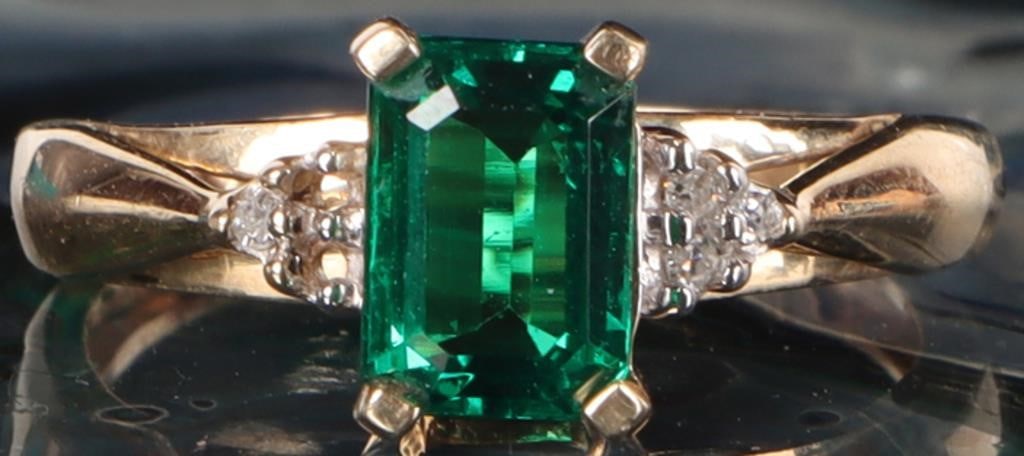 10K YELLOW GOLD EMERALD DIAMOND LADIES RING (1 of 5)