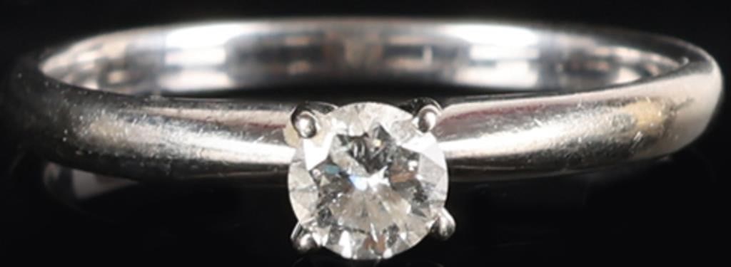14K WHITE GOLD LADIES RING W/ 0.25CT ROUND DIAMOND (1 of 4)