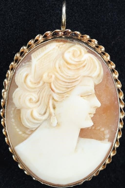 VINTAGE 14K YELLOW GOLD LADIES CAMEO PENDANT (1 of 4)