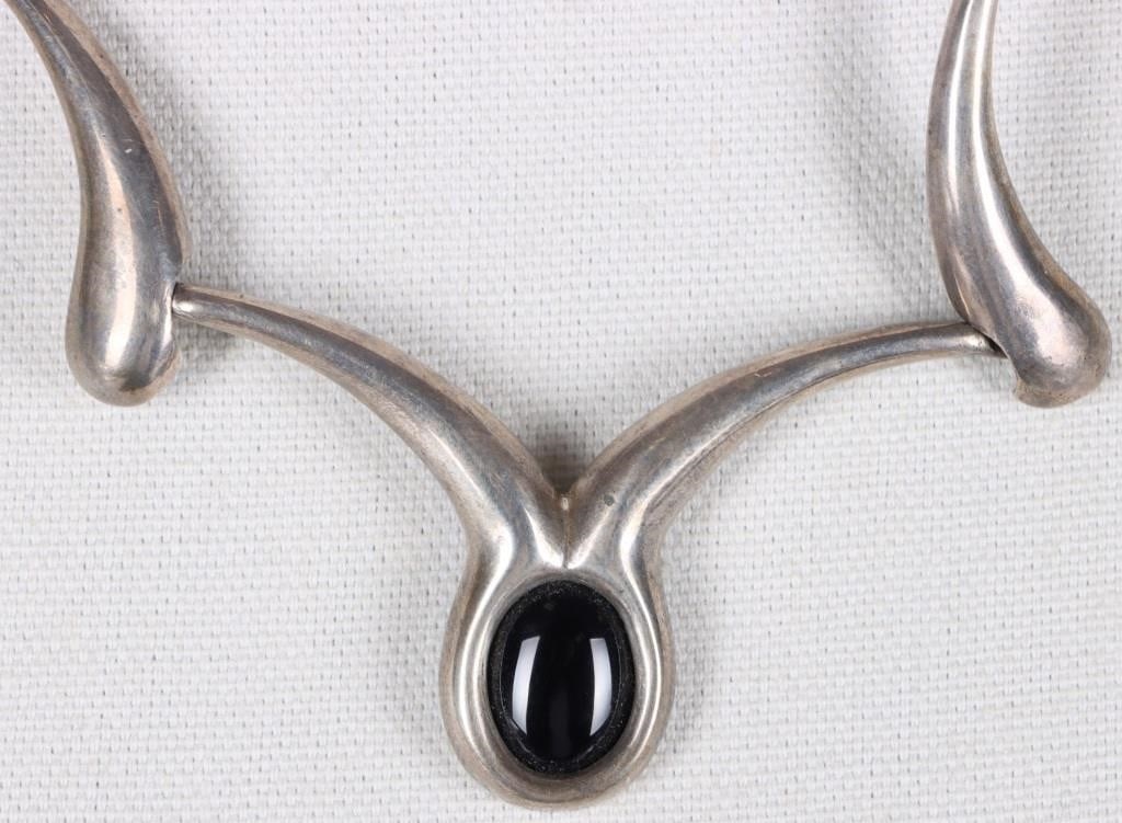 SEGMENTED STERLING SILVER LADIES NECKLACE W/ ONYX (1 of 4)