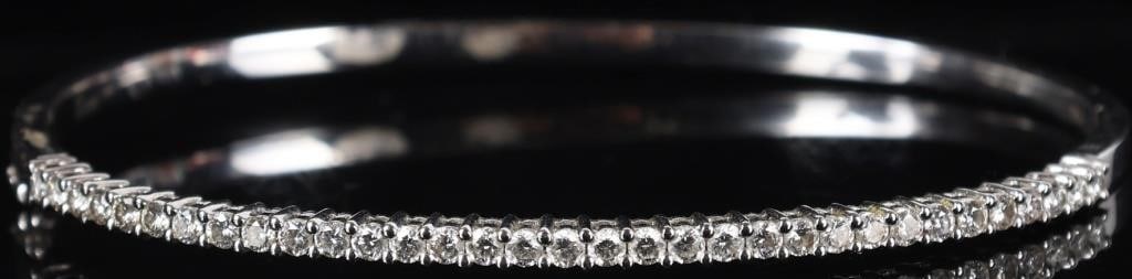 18K WHITE GOLD NATURAL DIAMOND LADIES BRACELET (1 of 5)