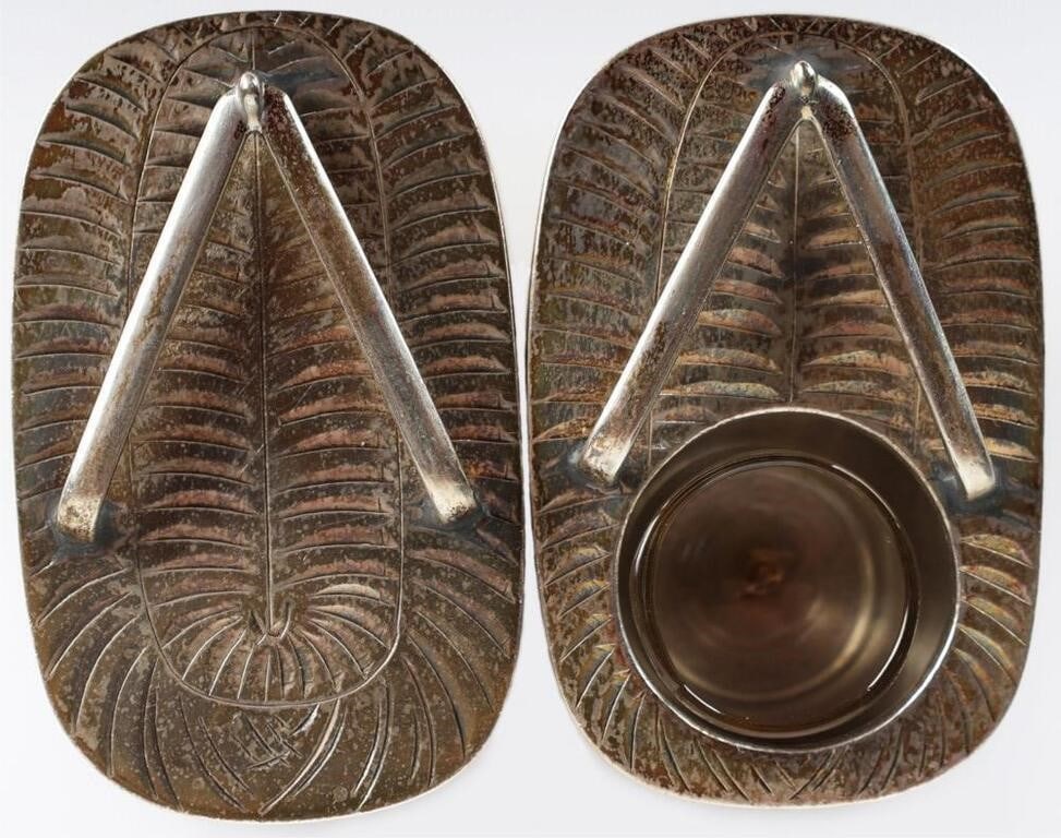 VINTAGE 950 JAPANESE GEISHA SANDAL S&P SHAKER SET (1 of 8)
