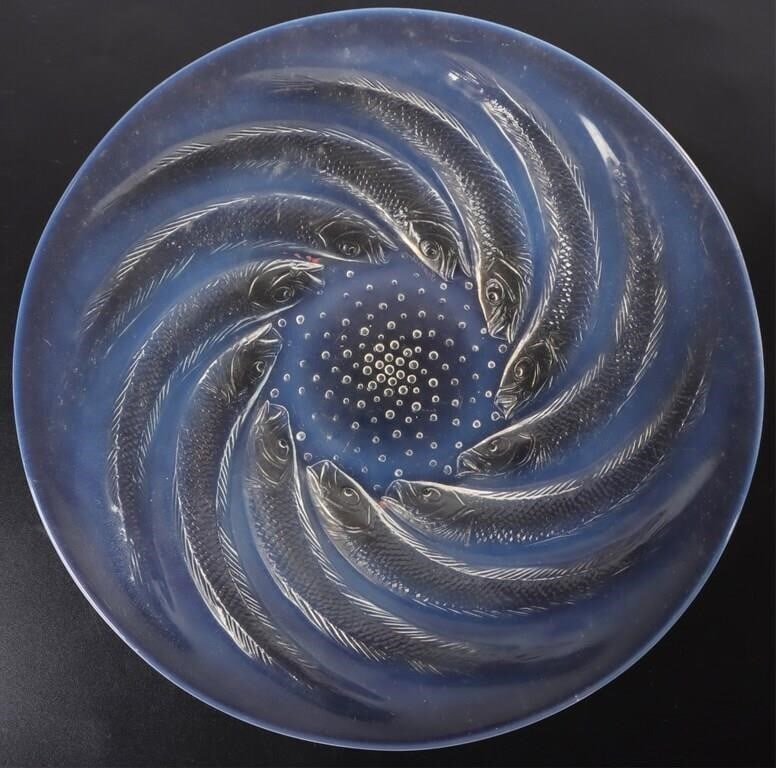 FRENCH ENGRAVED CIRCULATING MINNOWS GLASS DISH (1 of 5)