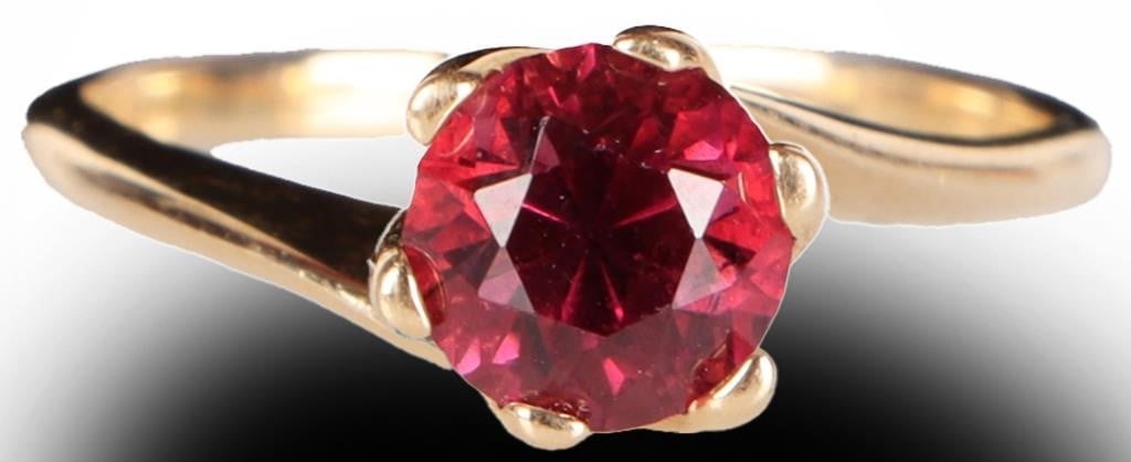 14K YELLOW GOLD RHODOLITE GARNET LADIES RING: 14K yellow gold rhodolite ladies ring. Gemstones to include one 0.75ct round cut rhodolite garnet. Stone Type: Garnet Weight: 2.30 Grams Size: 4.50 U.S. Condition: Little wear, see images for details.