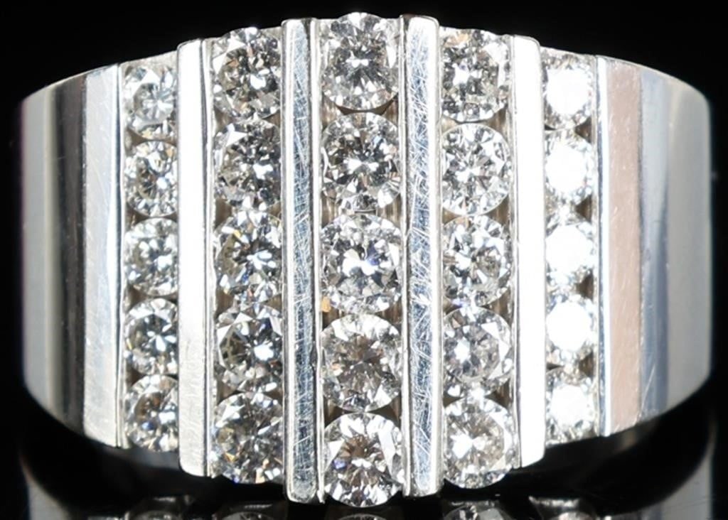 14K WHITE GOLD LADIES RING W/ IIA SYNTH DIAMONDS (1 of 5)
