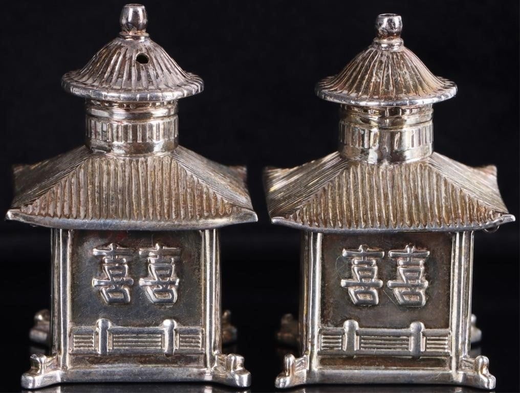 VINTAGE 925 SILVER THISTLE & BEE PAGODA SHAKERS: Vintage sterling silver Thistle & Bee Japanese pagoda salt & pepper shakers. Weight: 73.95 grams total Size: 1.75" x 1.25" x 1.25" Condition: See pictures.