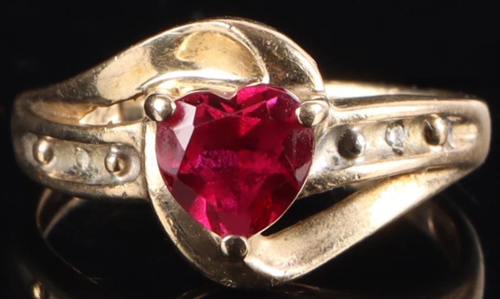 10K YELLOW GOLD HEART RUBY LADIES RING (1 of 4)