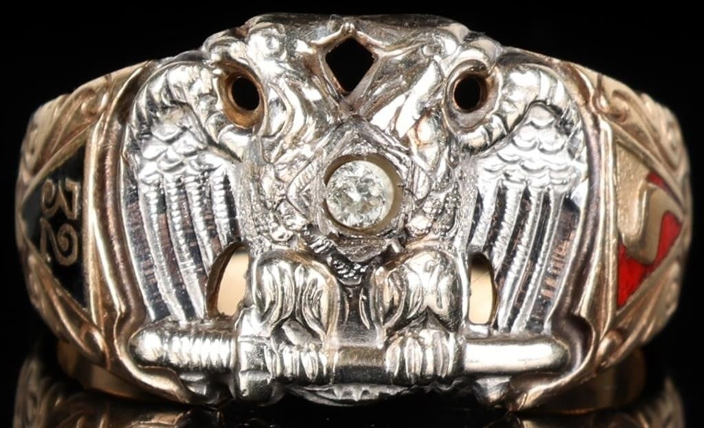 10K YELLOW GOLD TOPAZ 32 DEGREE FREEMASON RING: 10K yellow gold topaz 32nd degree Freemason men's ring. Gemstones to include one 0.04ct round cut topaz. Stone Type: Topaz Weight: 7.91 Grams Size: 11.25 U.S. Condition: Some minor wear, see images fo