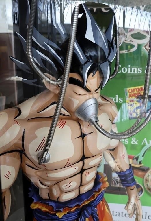 7.5FT GOKU IN HEALING CHAMBER STATUE 3-D PRINTED (1 of 14)